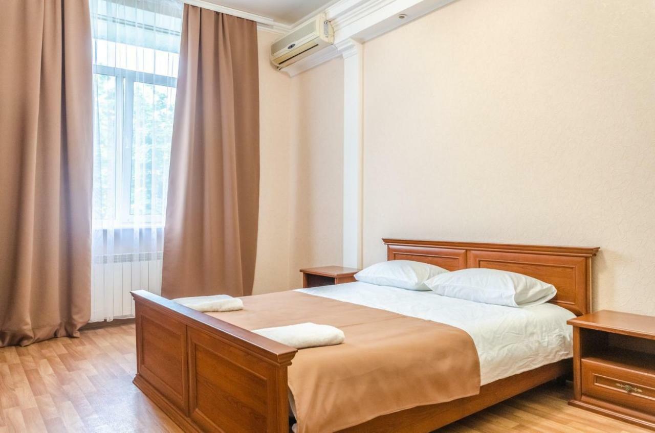 Apartment шикарная видовая 2-комнатная в центре киева Kyiv