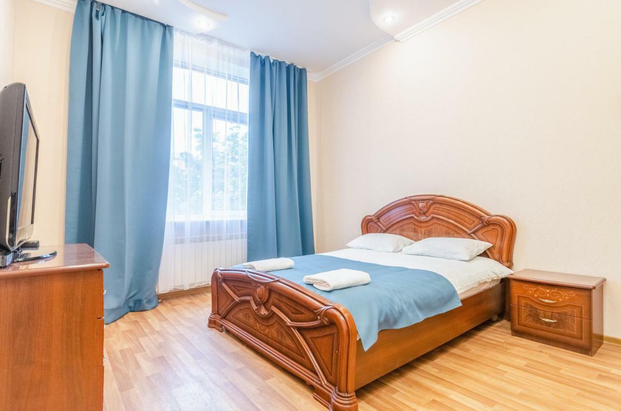 шикарная видовая 2-комнатная в центре киева Apartment *